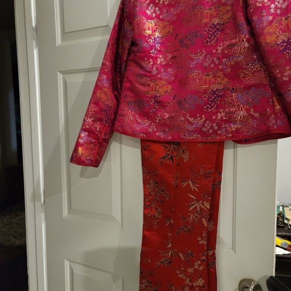 Satin like material pants set - Picture 2 of 16